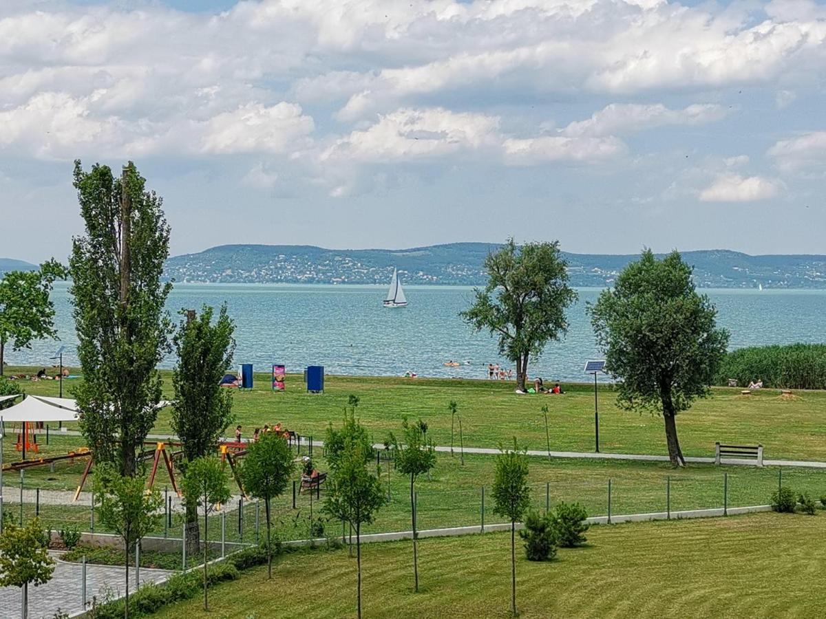 Vizpart Honved Apartman Balatonlelle Eksteriør billede